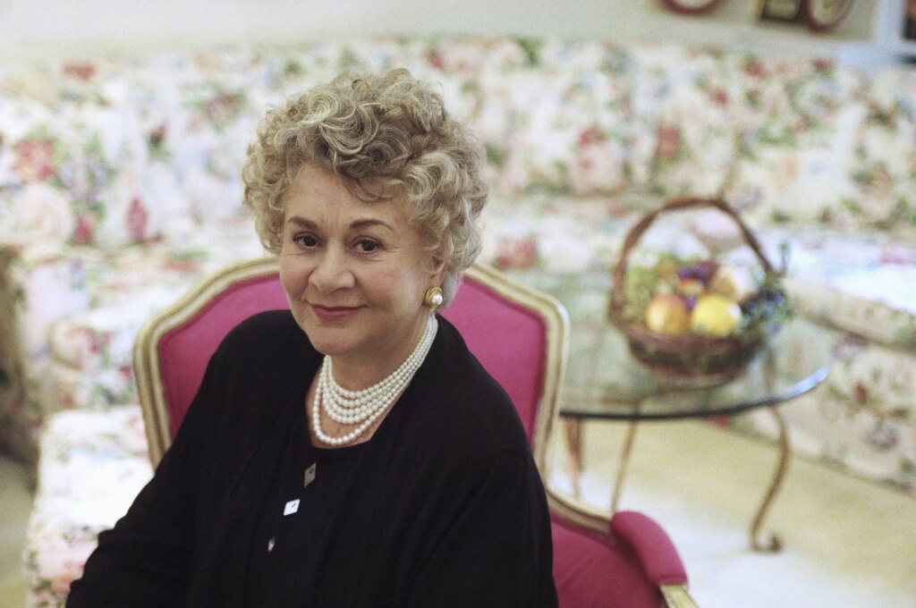 Award-winning British actress Joan Plowright, widow of Laurence Olivier, dead at 95