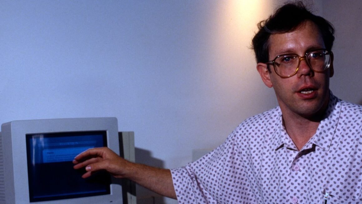 Bill Atkinson, Macintosh Pioneer and Inventor of Hypercard, Dies at 74