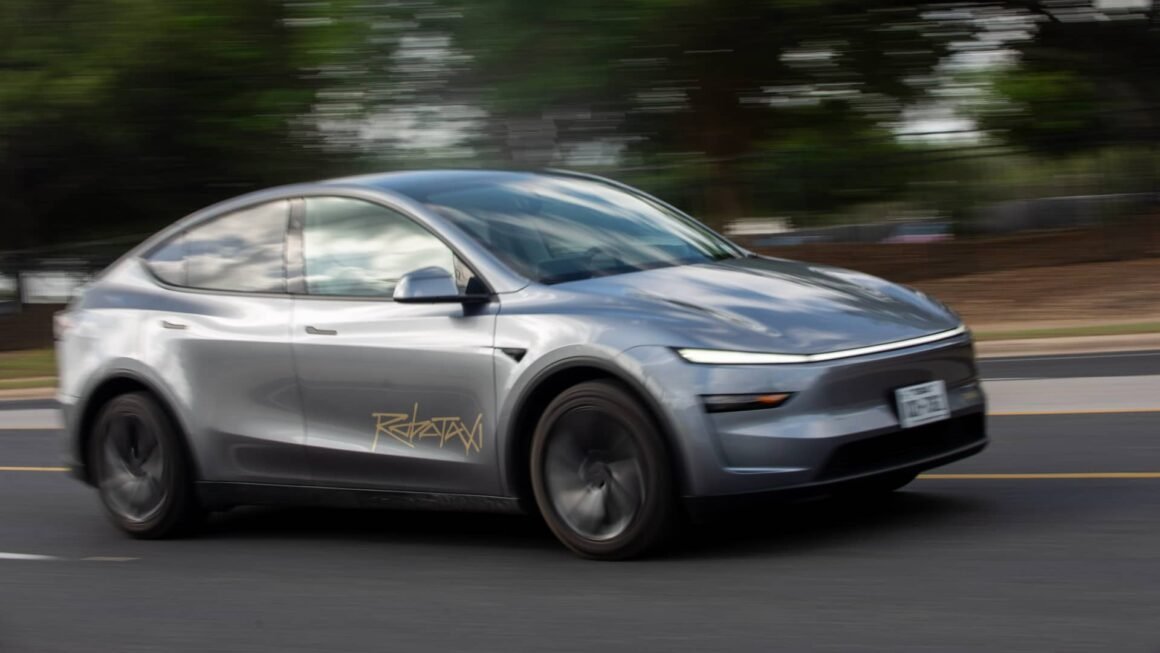 Tesla plans ‘friends and family’ service in California, regulator says
